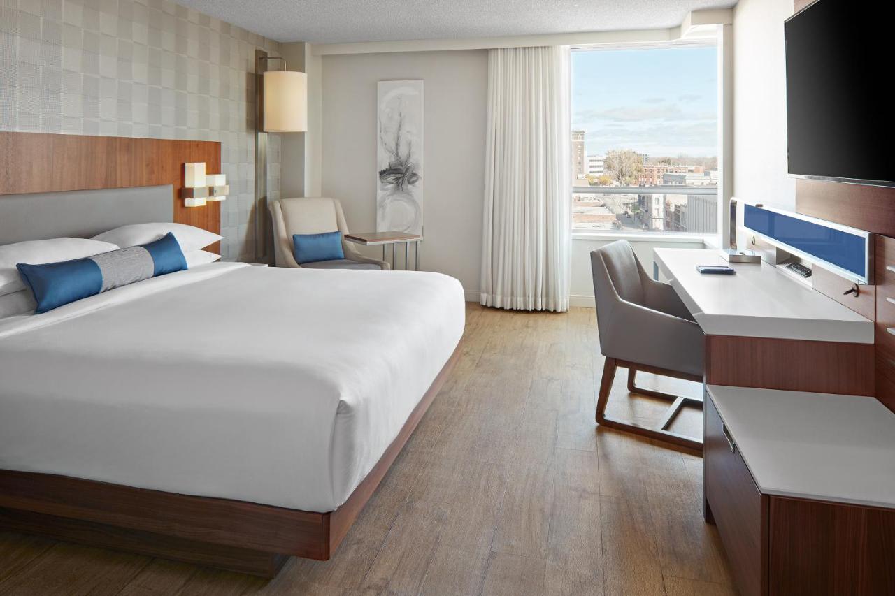 Delta Hotels By Marriott Trois Rivieres Conference Centre Exterior photo
