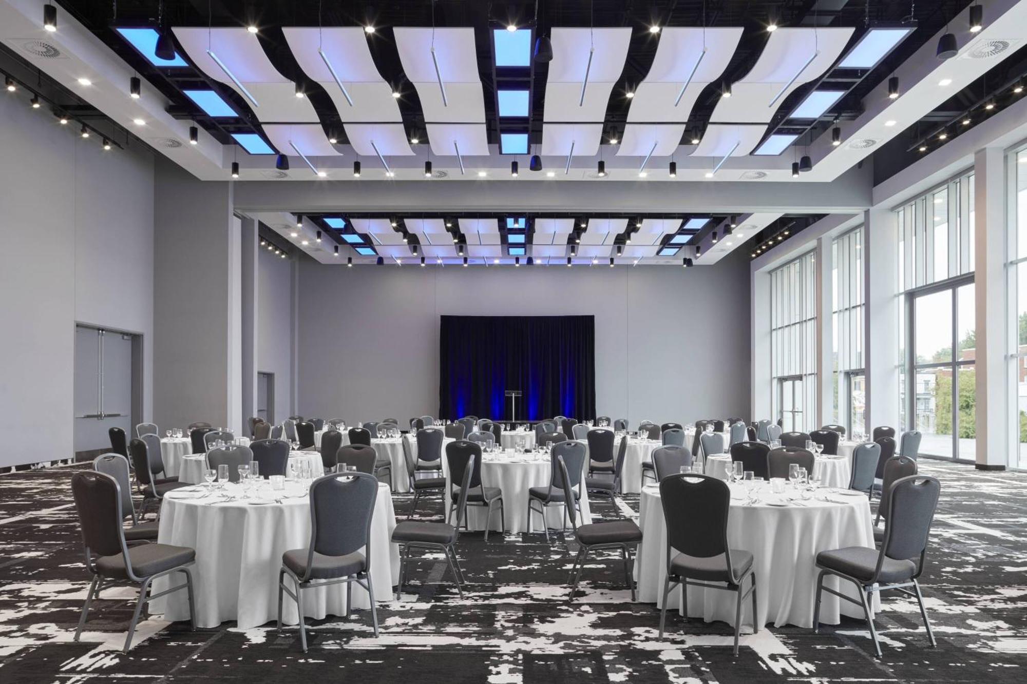 Delta Hotels By Marriott Trois Rivieres Conference Centre Exterior photo
