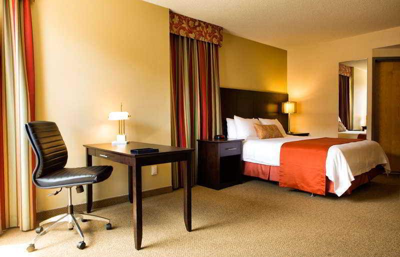 Delta Hotels By Marriott Trois Rivieres Conference Centre Room photo