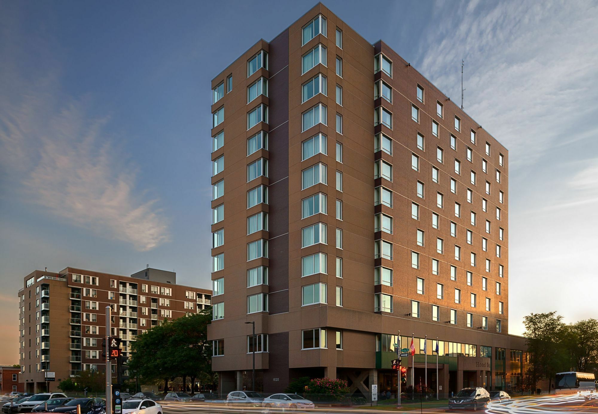 Delta Hotels By Marriott Trois Rivieres Conference Centre Exterior photo